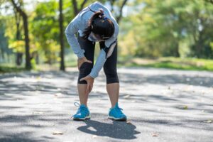 Lee más sobre el artículo Cintilla iliotibial: por qué te duele al correr en Madrid